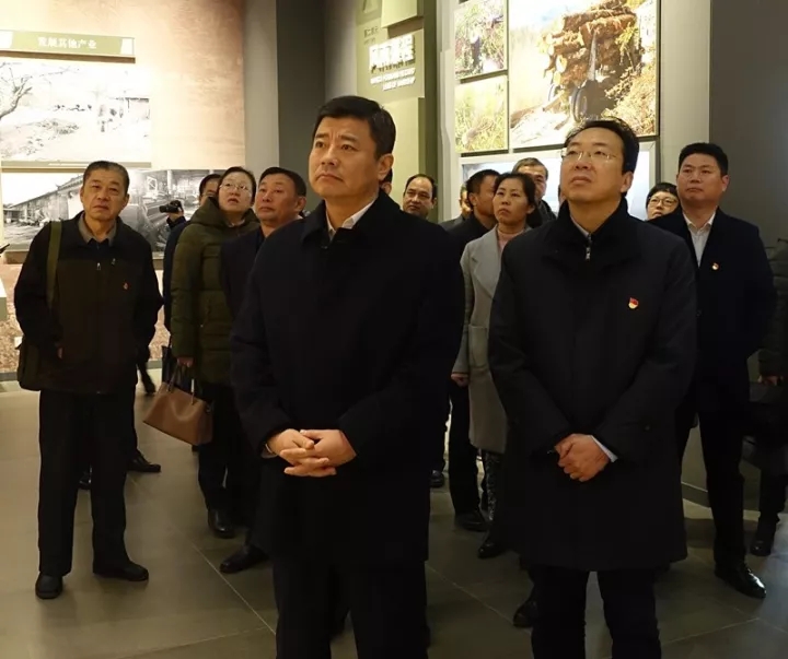 ��ίͳս����չ���������� �μ�ʹ�������⵳�ջ